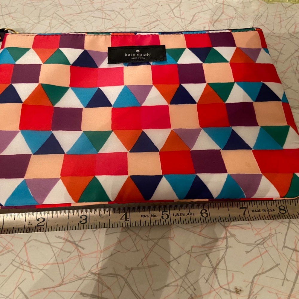 Kate Spade clutch for Qantas Air. Colorful geometric design w/ deep blue lining - Picture 6 of 8